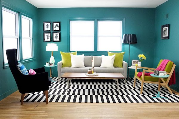 Decoración de la sala de estar en color teal